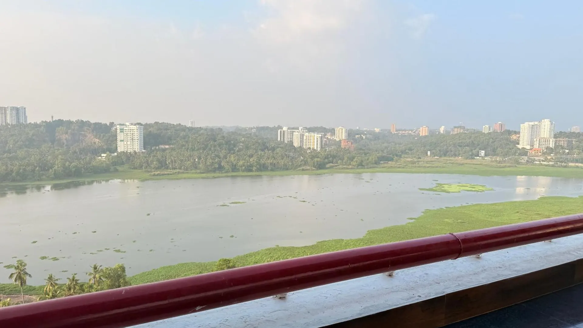 Lake View Castle Thiruvananthapuram 0*,